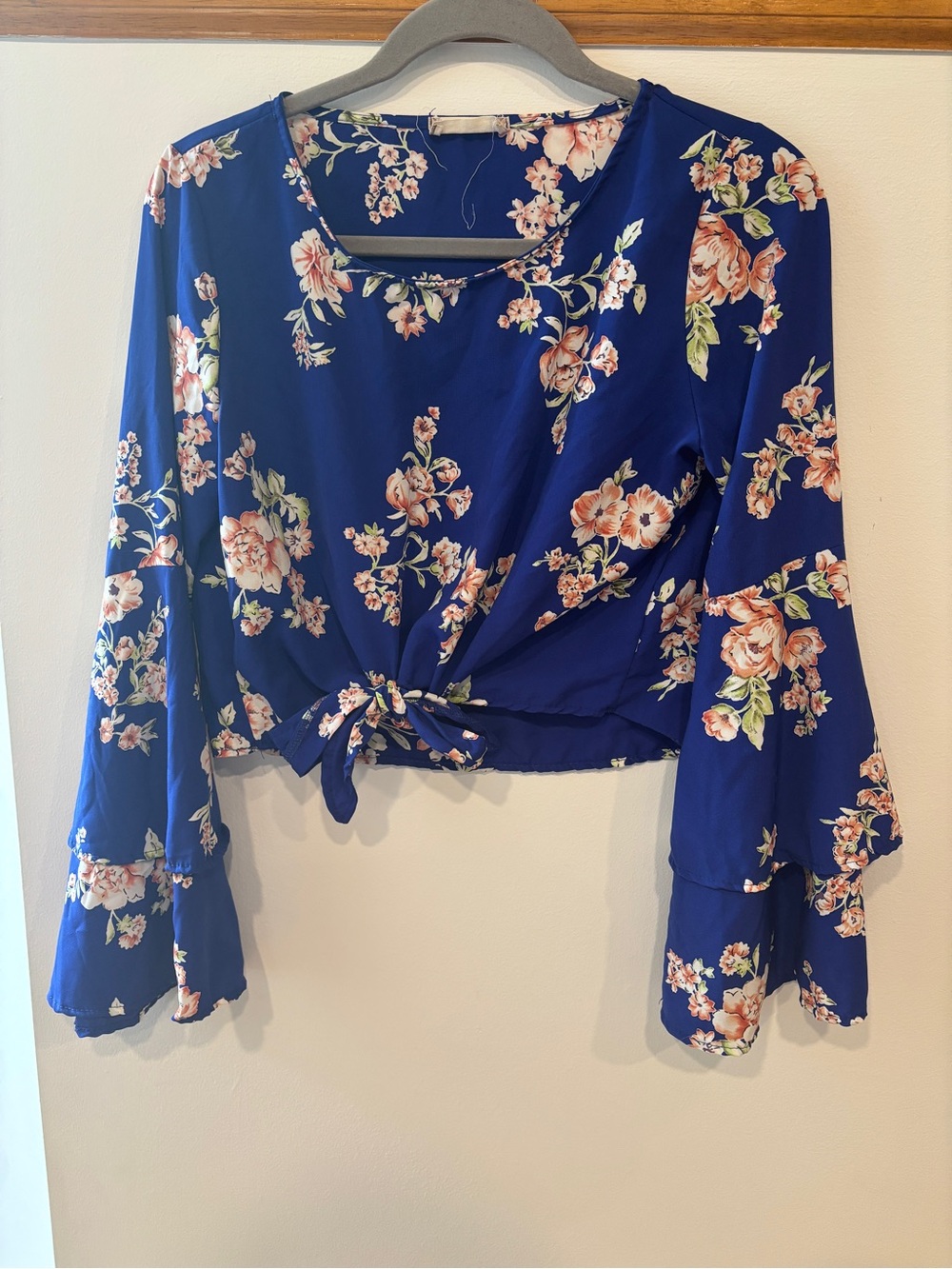 Altar’d State Blue Floral Tie-Front Long Sleeve Crop Top - Women’s Small